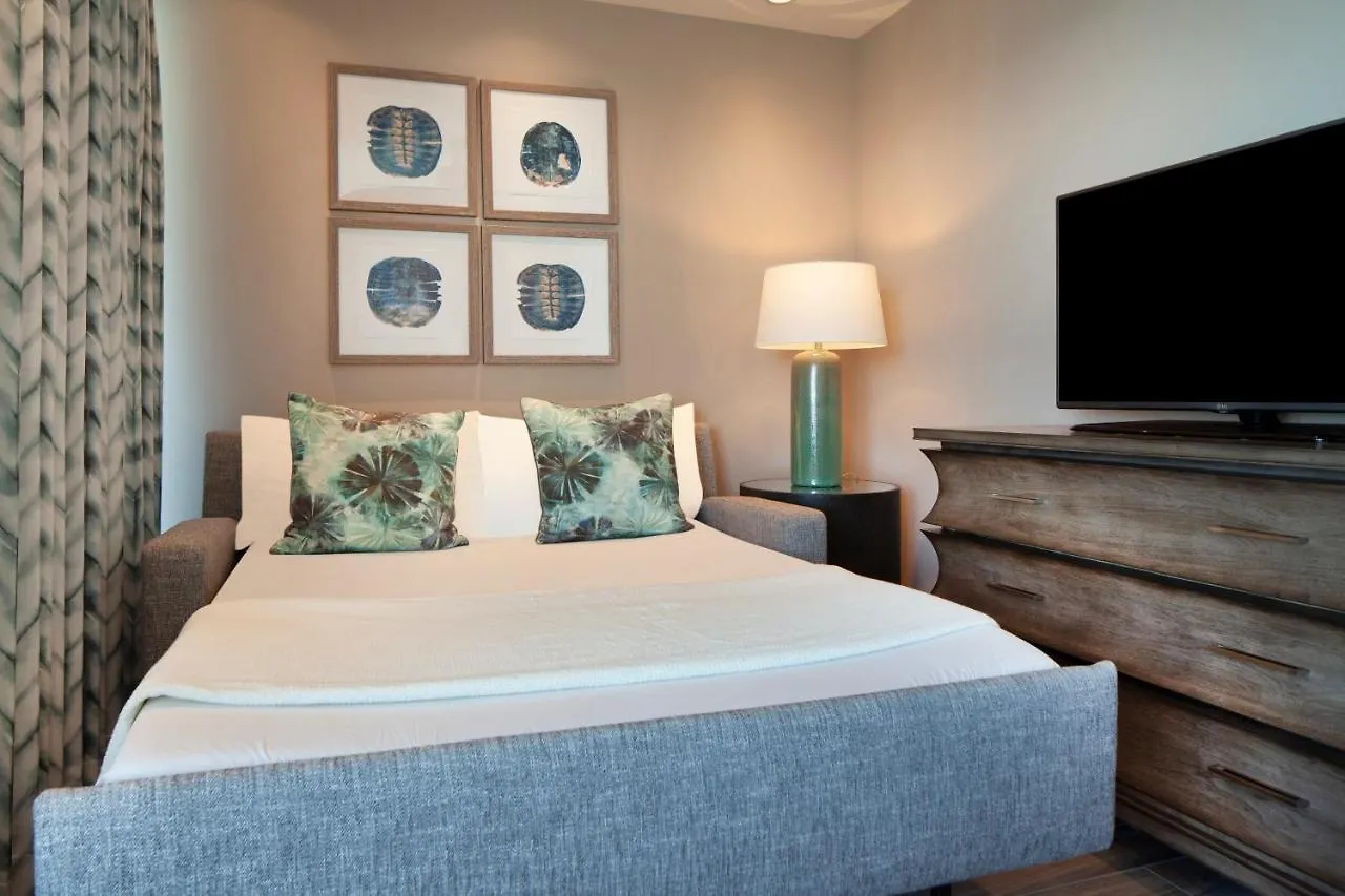 Pier House Resort & Spa Key West 4*,